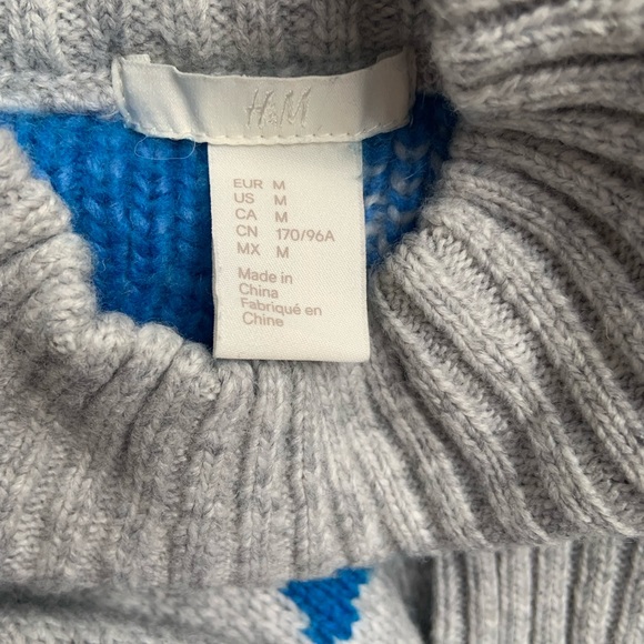 H&M Cozy Blue Leopard Sweater 💙 🐆 - Picture 5 of 9